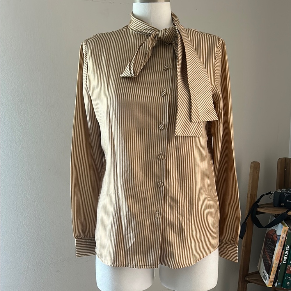 VTG JH Collectibles Beige and Tan Striped Top with neck tie size 10